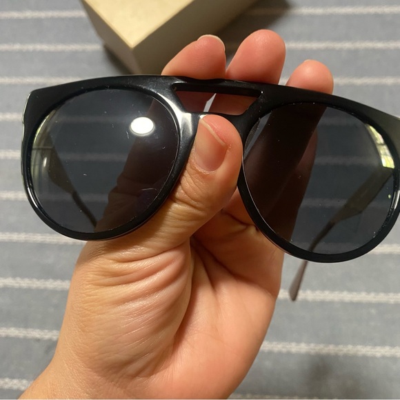 Versace Sunglasses 4339 Authentic‎ - Picture 7 of 10